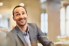ragazzo che lavora come chief information officer