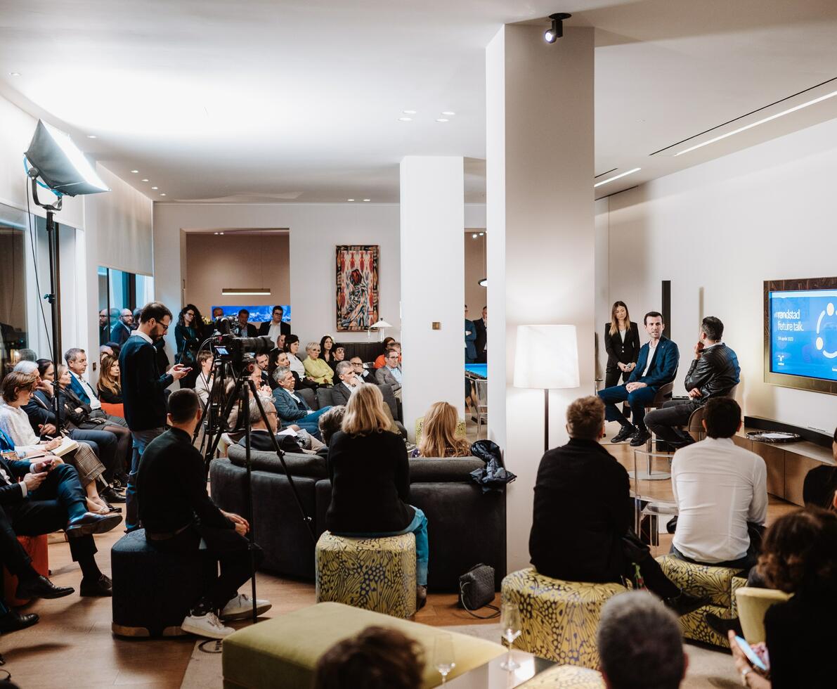 gruppo di persone a un evento