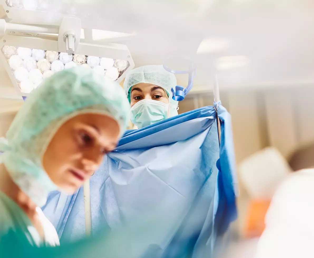 personale medico in sala operatoria